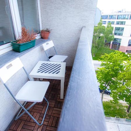 Amazing View And Great Location. Ratusz Arsenal. Daire Varşova Dış mekan fotoğraf